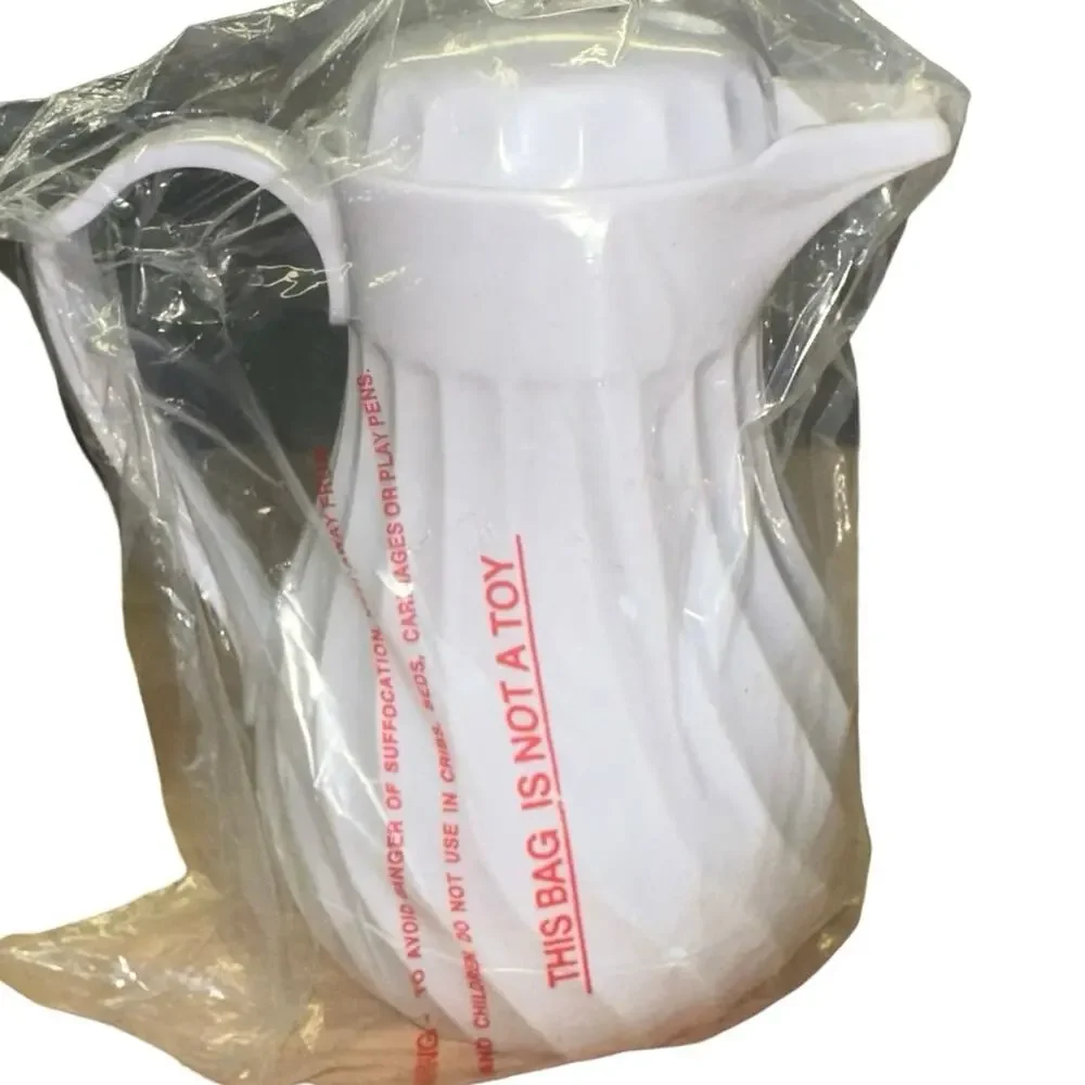 Connoisserve 40 oz White Insulated Carafe Thermal Coffee Tea‎ Server NWT